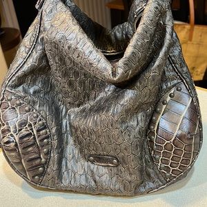 Beautiful faux croc hobo bag by DESMO!  🐊